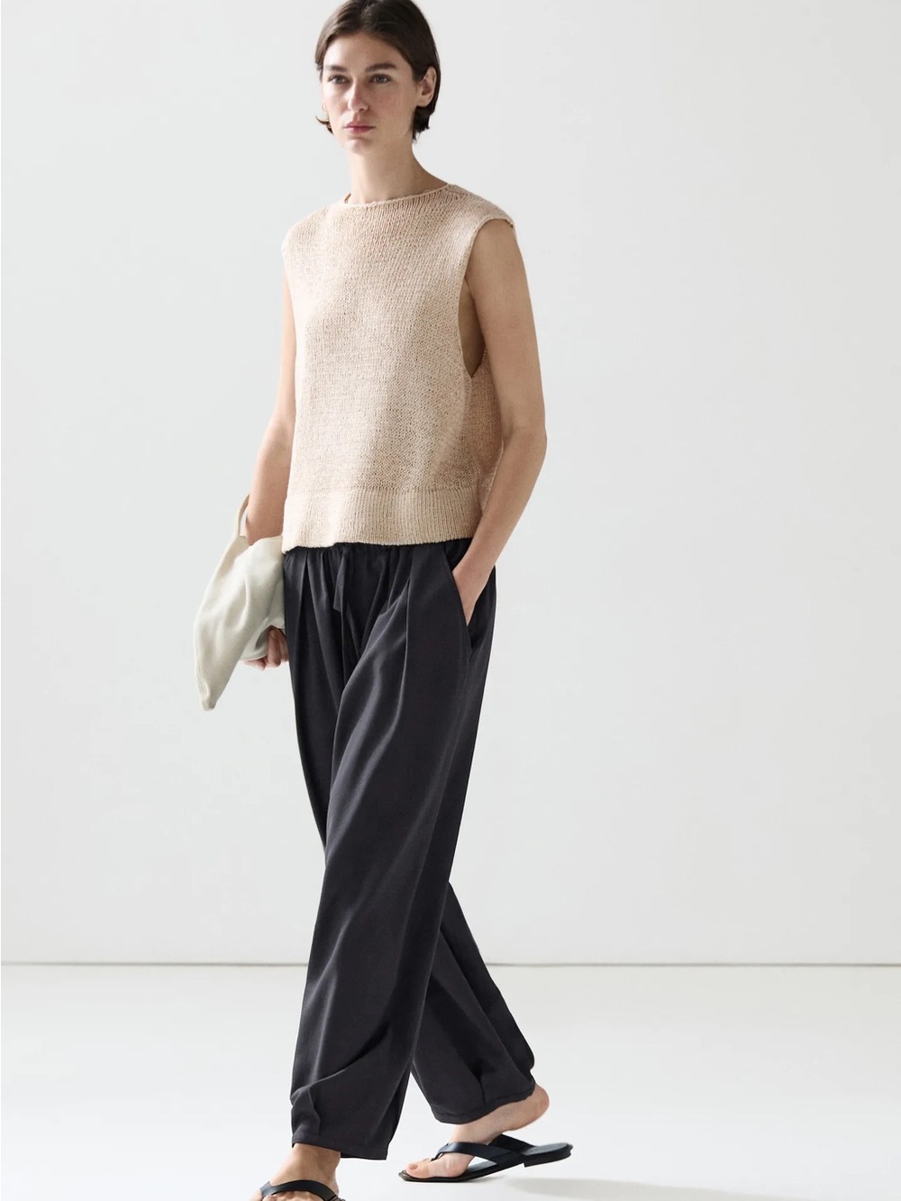 VOLUMINOUS WIDE-LEG PLEATED TROUSERS - Picture 2 of 8